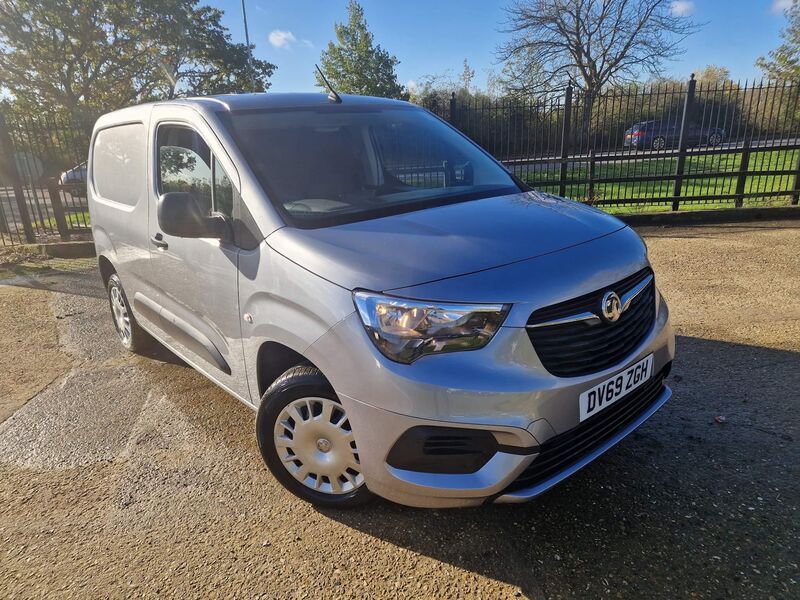 View VAUXHALL COMBO 1.6 Turbo D 2300 Sportive L1 H1 Euro 6 (s/s) 4dr