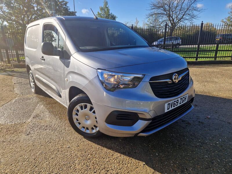 View VAUXHALL COMBO 1.6 Turbo D 2300 Sportive L1 H1 Euro 6 (s/s) 4dr