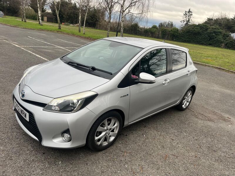 TOYOTA YARIS