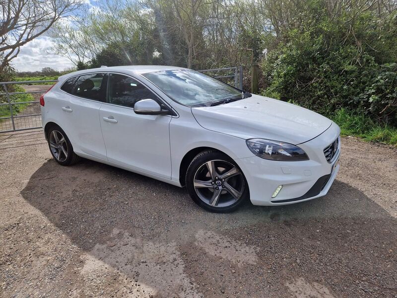 VOLVO V40