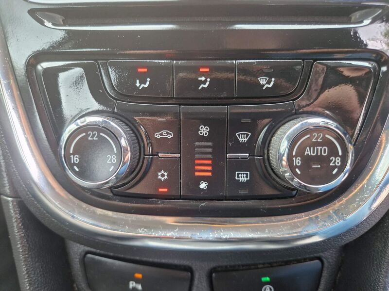 VAUXHALL MOKKA