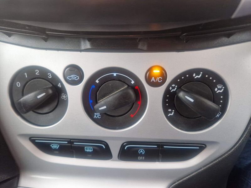 FORD FOCUS