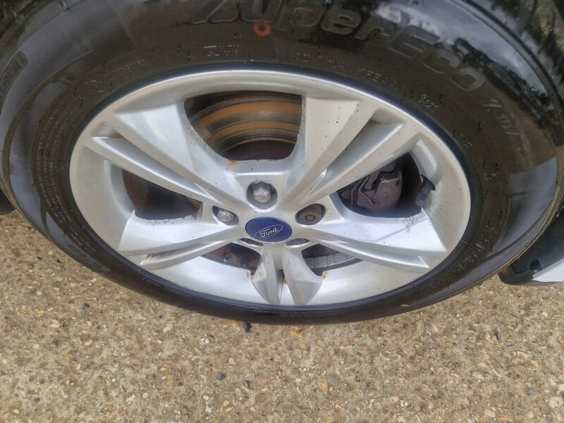 FORD FOCUS