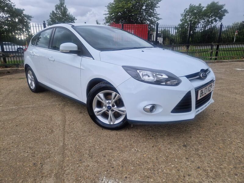View FORD FOCUS 1.0T EcoBoost Zetec Euro 5 (s/s) 5dr