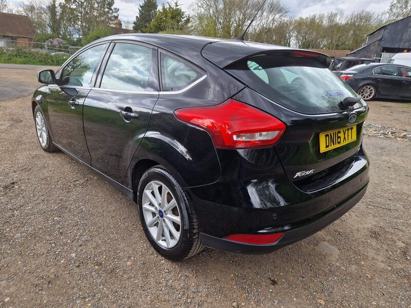 View FORD FOCUS 1.0T EcoBoost Titanium Euro 6 (s/s) 5dr