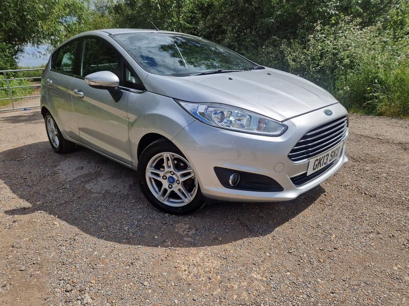 View FORD FIESTA 1.0T EcoBoost Zetec Euro 5 (s/s) 5dr