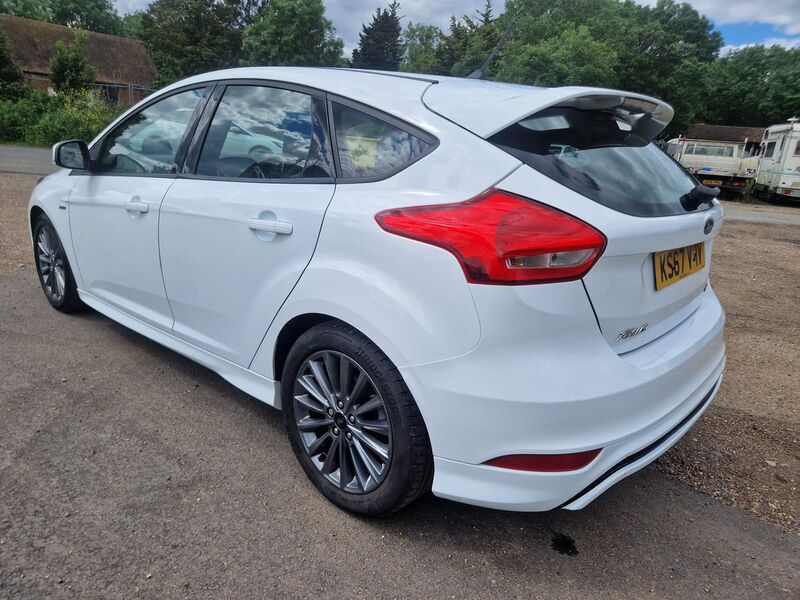 FORD FOCUS