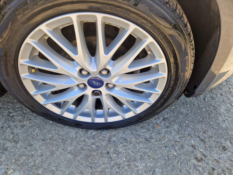 FORD FOCUS