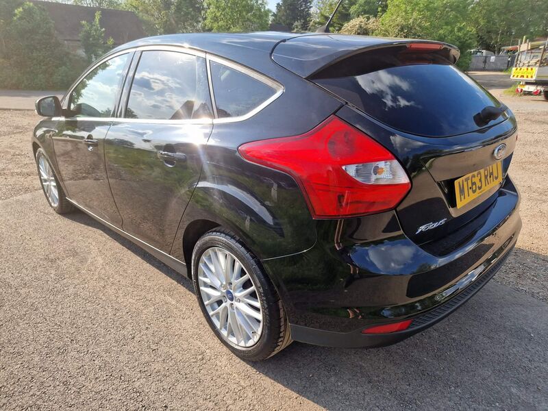 FORD FOCUS
