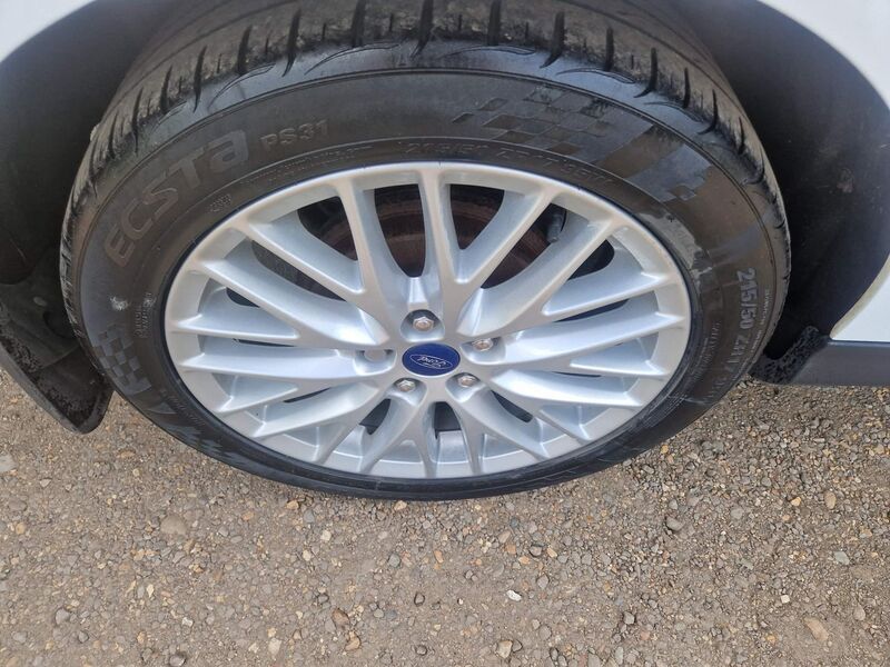 FORD FOCUS