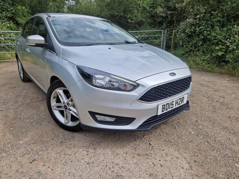 View FORD FOCUS 1.0T EcoBoost Zetec Euro 6 (s/s) 5dr