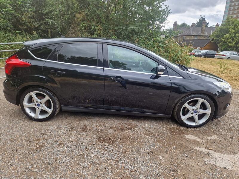 FORD FOCUS