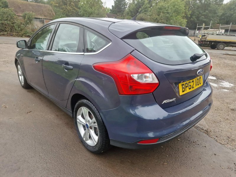 View FORD FOCUS 1.0T EcoBoost Zetec Euro 5 (s/s) 5dr