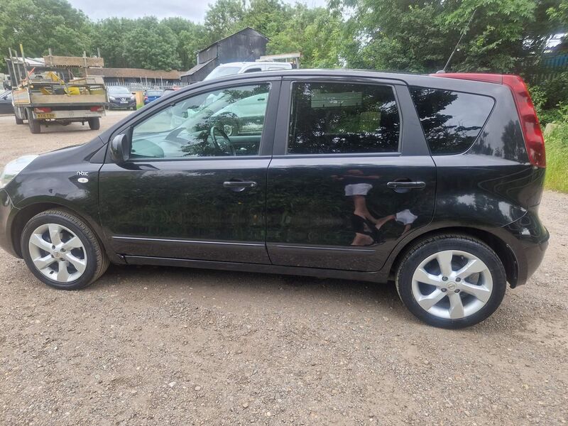 View NISSAN NOTE 1.6 16V n-tec Euro 4 5dr