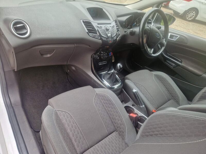 View FORD FIESTA 1.0T EcoBoost Zetec S Euro 5 (s/s) 3dr
