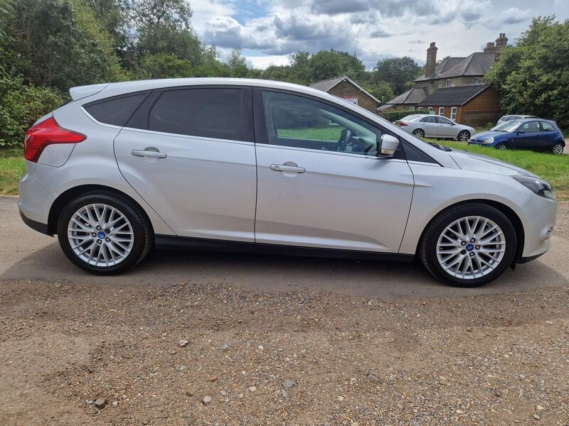 FORD FOCUS