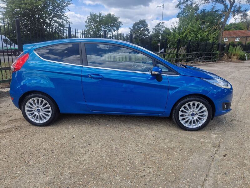 FORD FIESTA