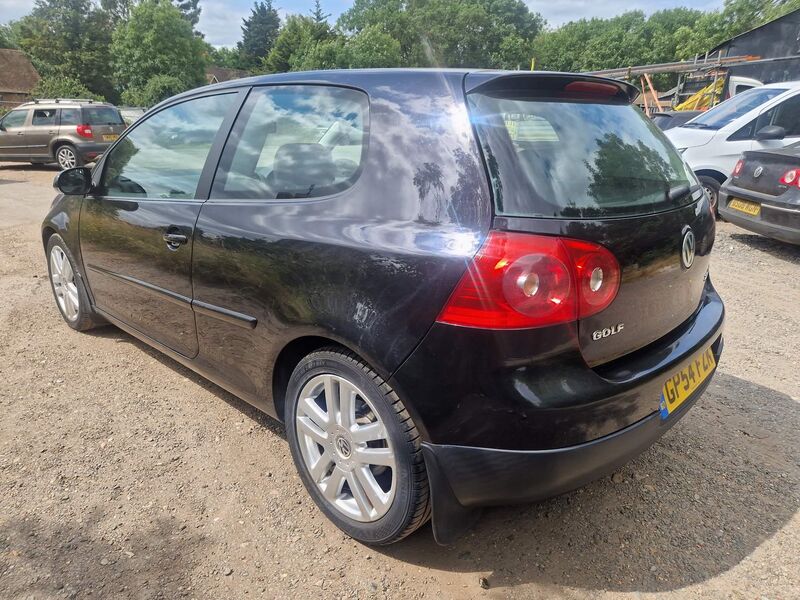 VOLKSWAGEN GOLF