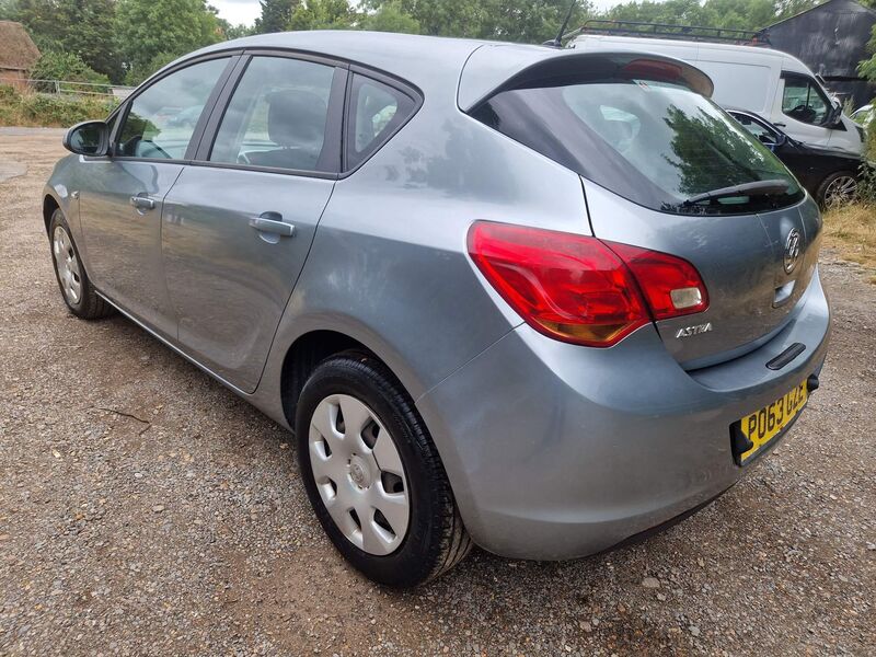 VAUXHALL ASTRA