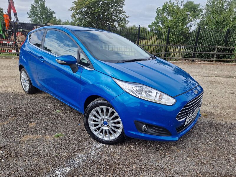 View FORD FIESTA 1.0T EcoBoost Titanium Euro 5 (s/s) 3dr