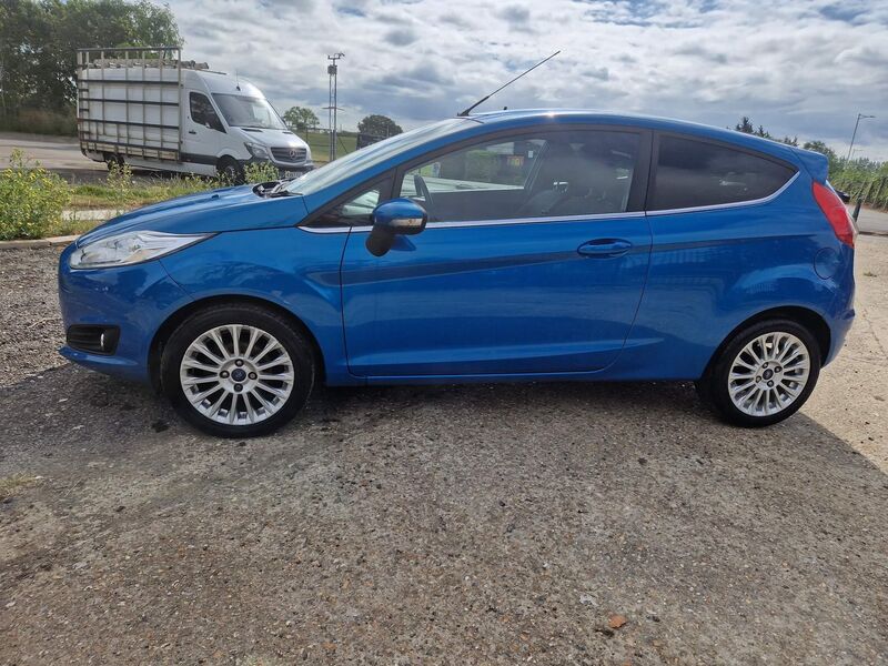 FORD FIESTA
