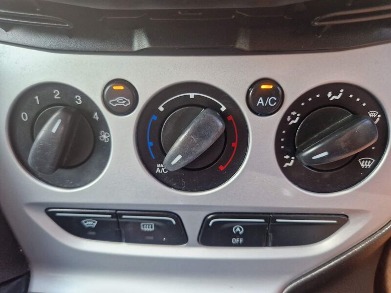 FORD FOCUS