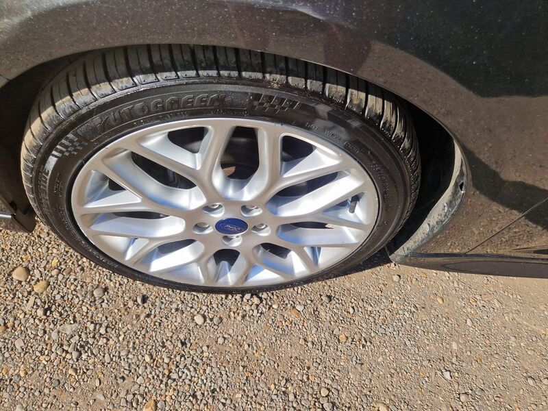 FORD FOCUS