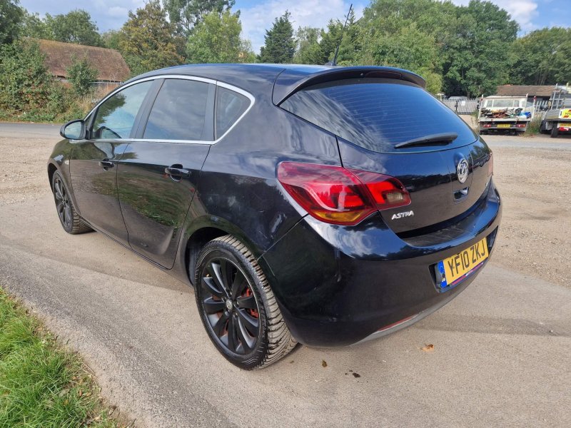 VAUXHALL ASTRA