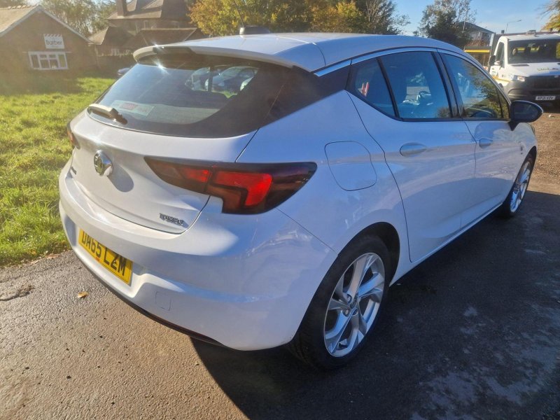 VAUXHALL ASTRA