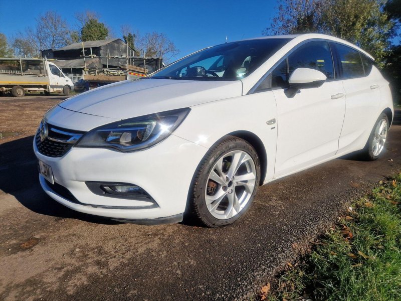 View VAUXHALL ASTRA 1.4i Turbo SRi Euro 6 5dr