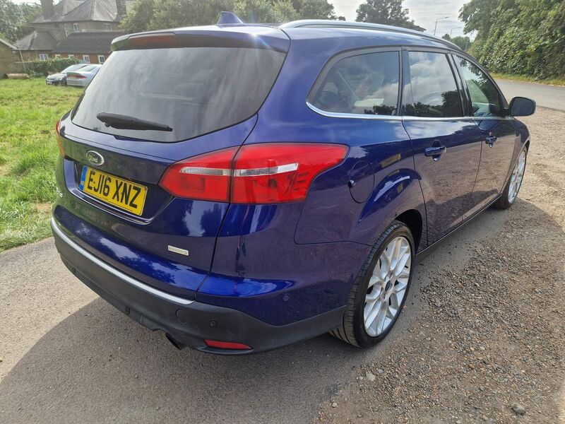 FORD FOCUS