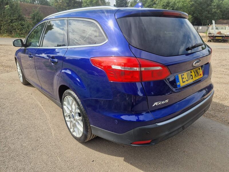 FORD FOCUS