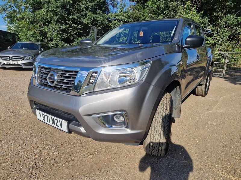 NISSAN NAVARA