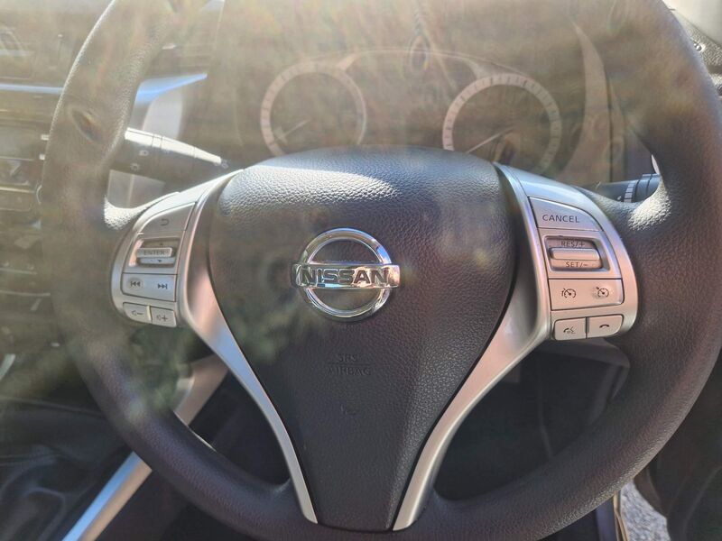 NISSAN NAVARA