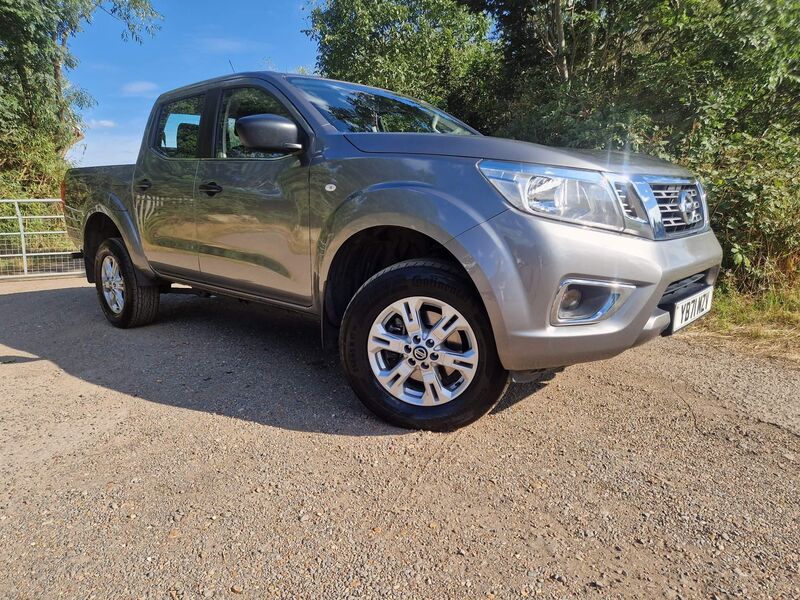View NISSAN NAVARA 2.3 dCi Acenta 4WD Euro 6 (s/s) 4dr
