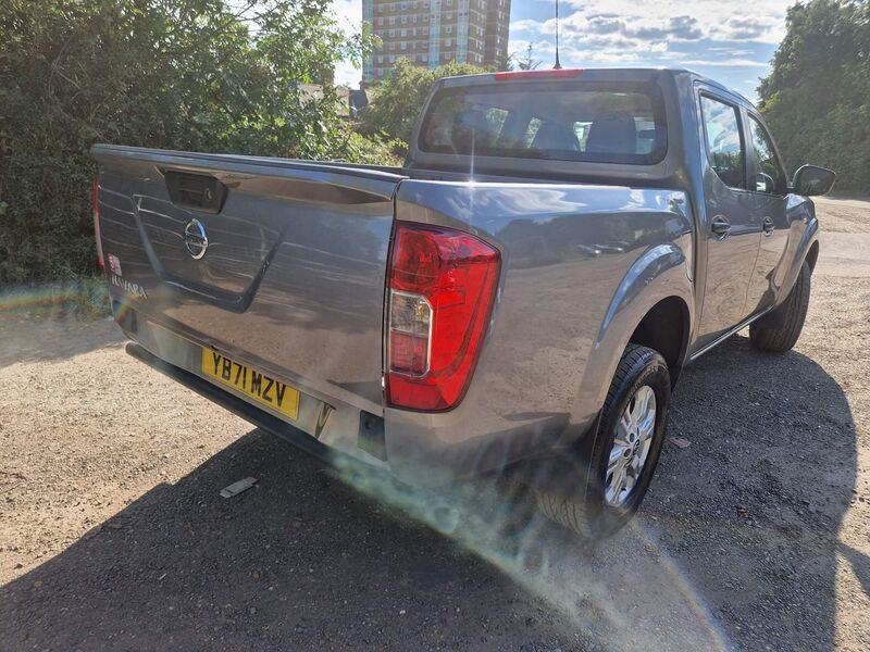 NISSAN NAVARA