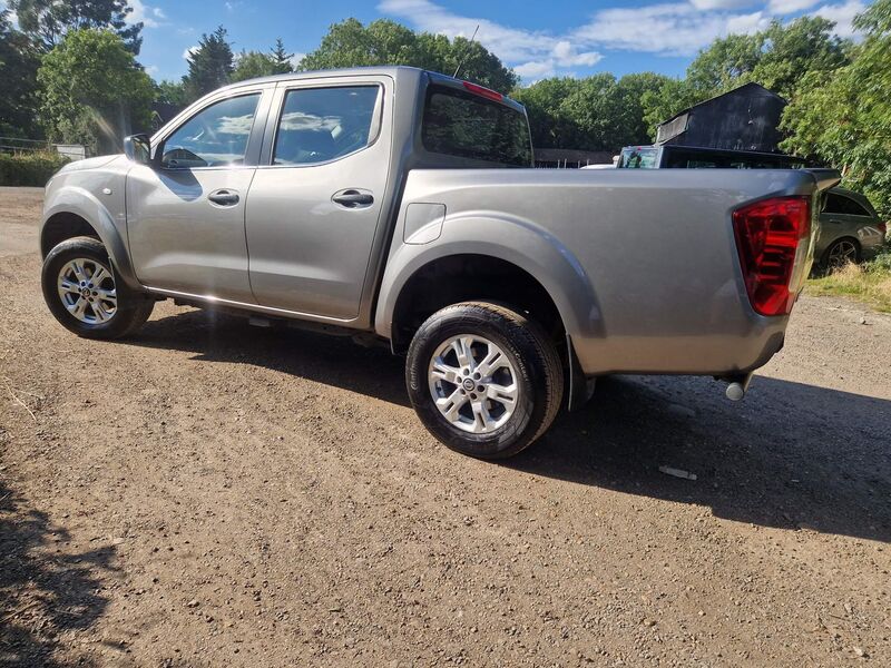 NISSAN NAVARA