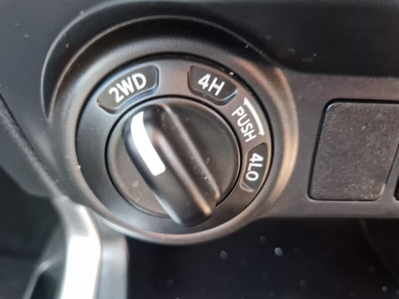 NISSAN NAVARA