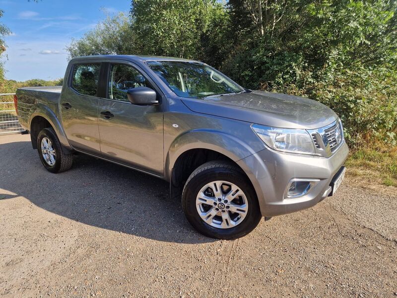 NISSAN NAVARA