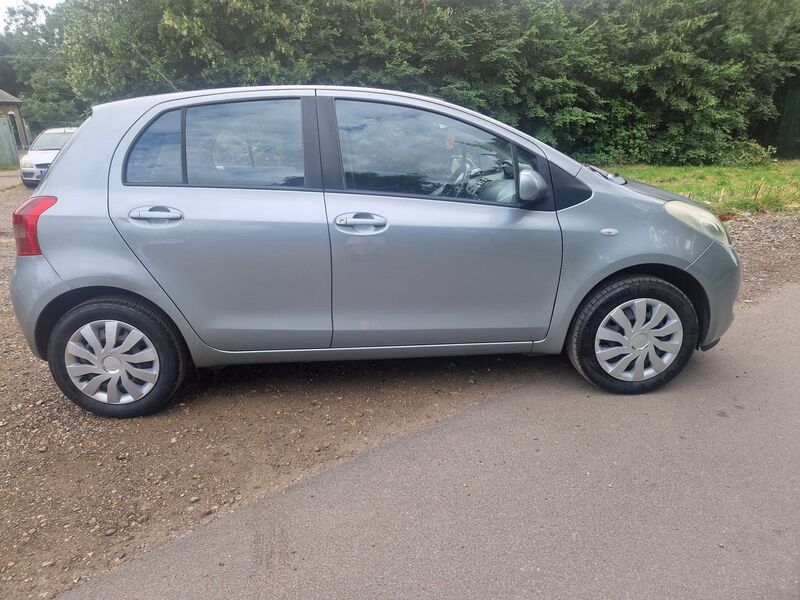 TOYOTA YARIS