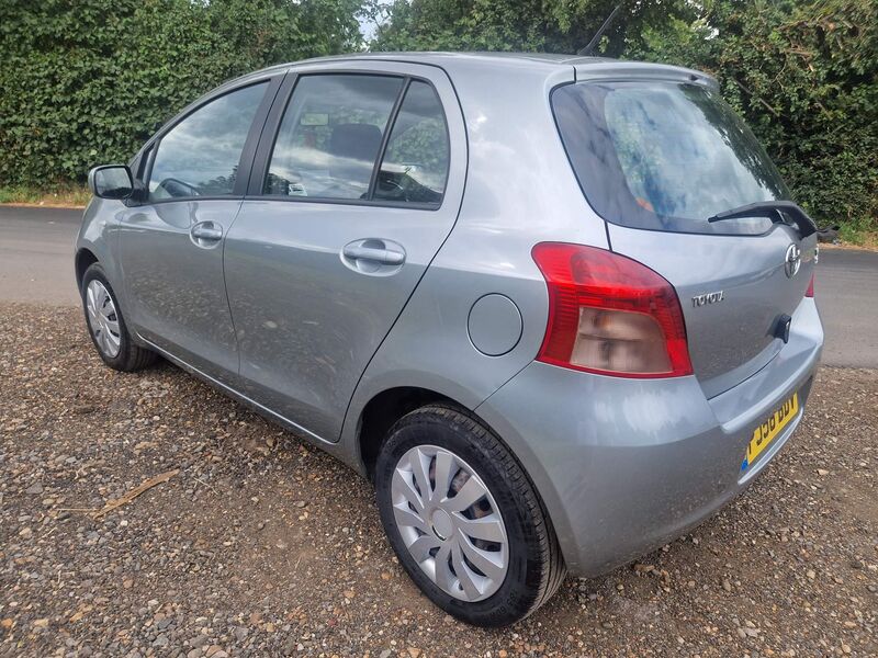 TOYOTA YARIS