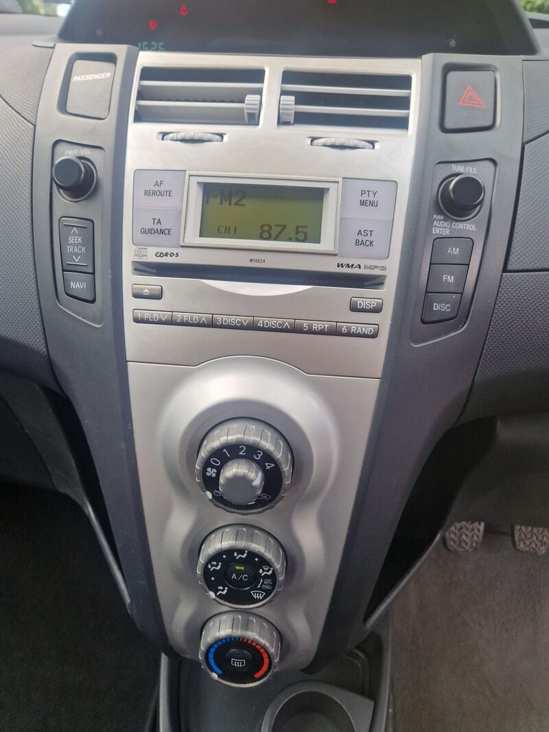 TOYOTA YARIS