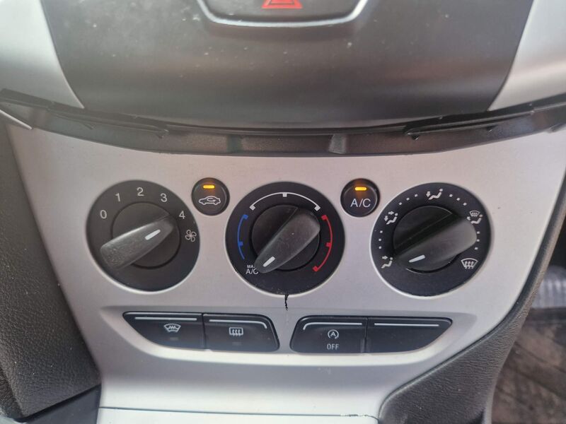 FORD FOCUS