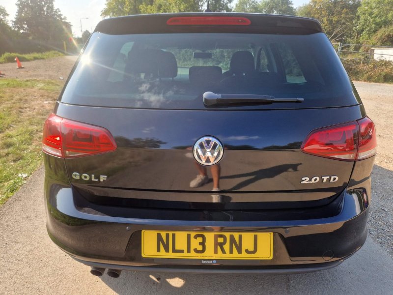 VOLKSWAGEN GOLF