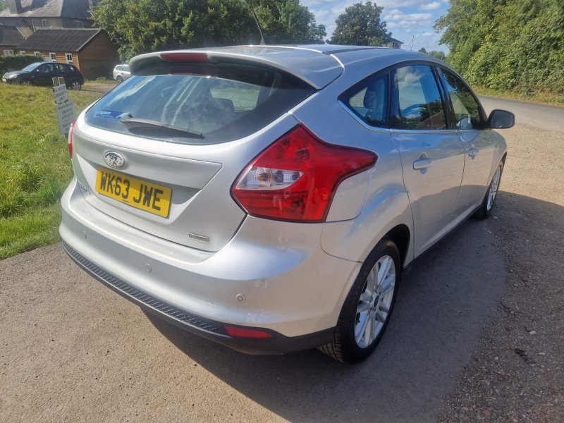 FORD FOCUS