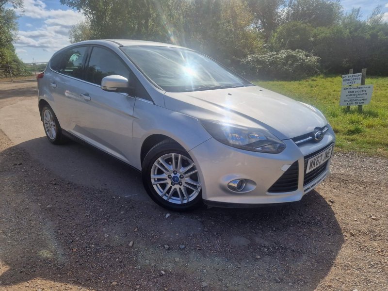 View FORD FOCUS 1.0T EcoBoost Titanium Euro 5 (s/s) 5dr