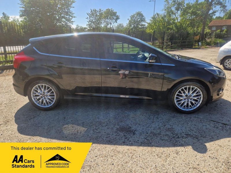 View FORD FOCUS 1.0T EcoBoost Zetec Euro 5 (s/s) 5dr