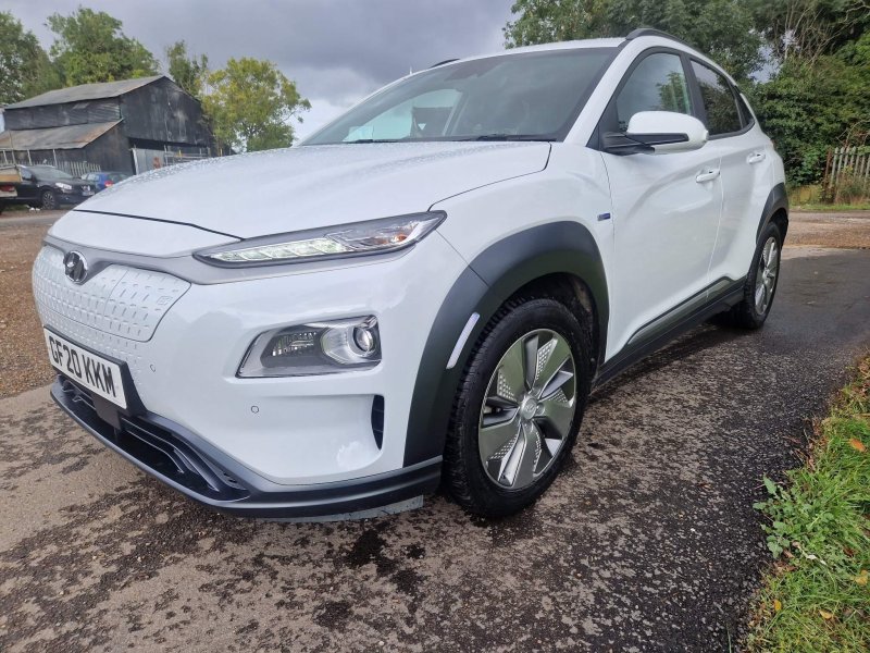 View HYUNDAI KONA 64kWh Premium SE Auto 5dr (7kW Charger)