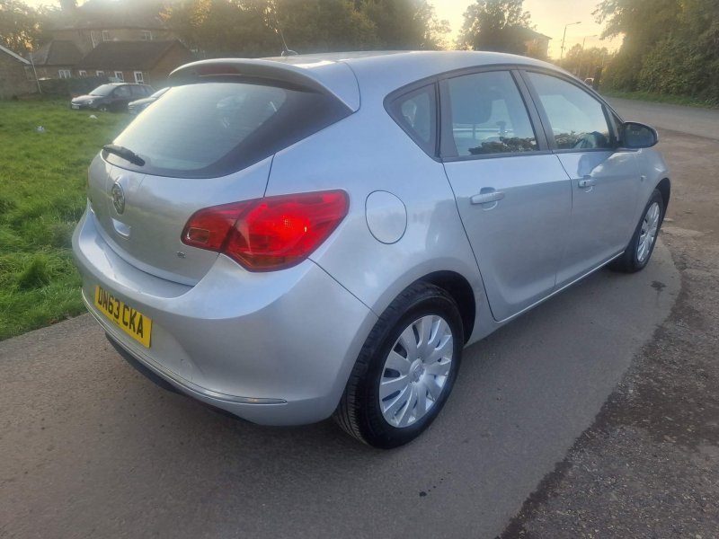 VAUXHALL ASTRA