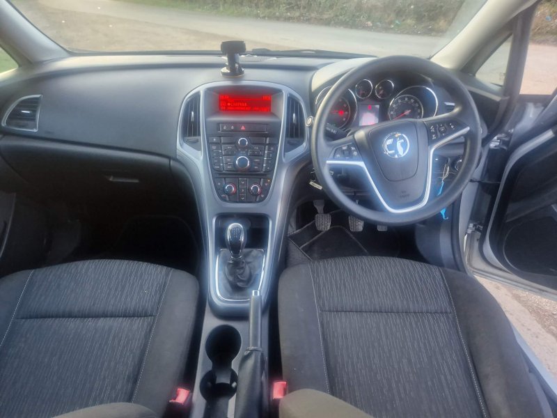 VAUXHALL ASTRA